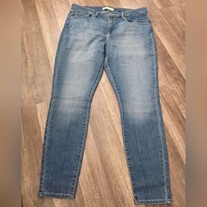 Signature Levis Strauss Mid Rise Skinny Curvy 16 Classic Blue Jeans Western Y2K